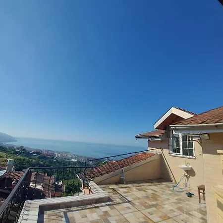 Karadeniz Doga Manzarali Villa *